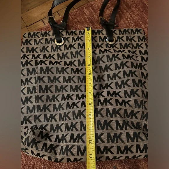 Michael Kors Tote Bag - Picture 9 of 11